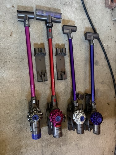 Dyson cordless vacuum - 4x,