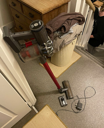 Dyson cordless stick - dyson,